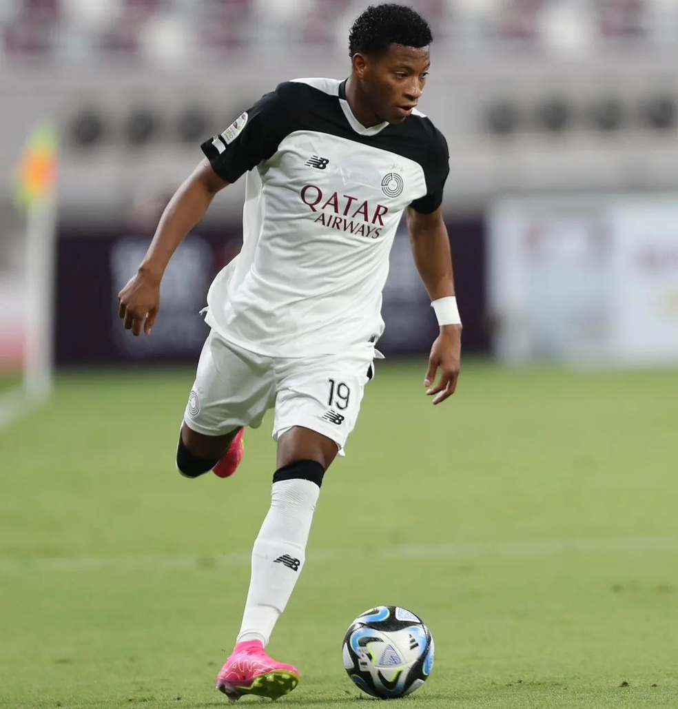 Gonzalo Plata em a��o pelo Al-Sadd, do Catar � Foto: Reprodu��o / Instagram