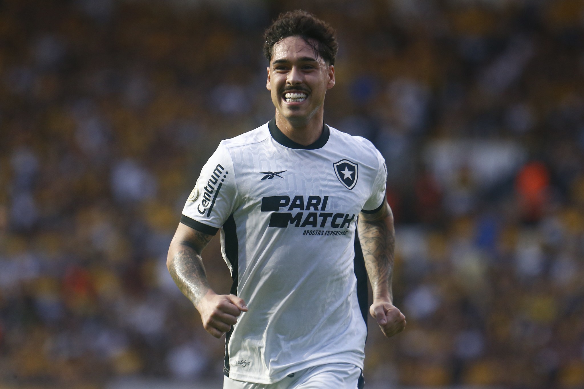 Vitória encaminha contratação de Lucas Halter, do Botafogo