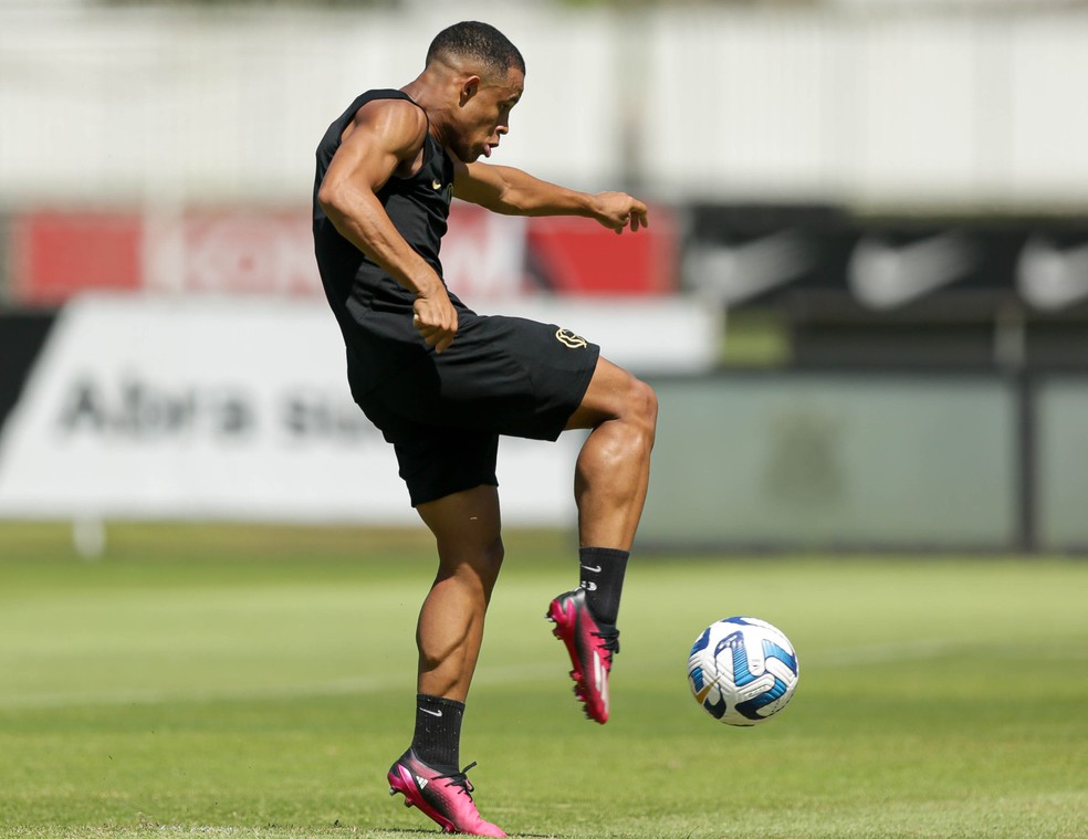 Diretoria do Corinthians baseou-se no Transfermarkt para aceitar a venda do  Pedro : r/futebol