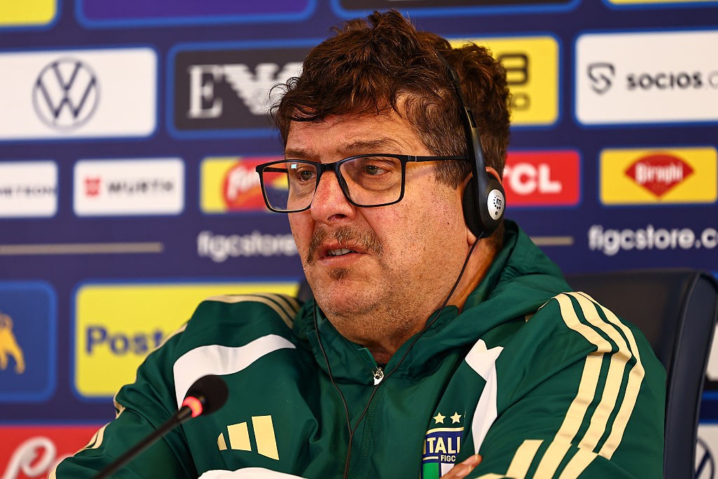 Técnico interino culpa clubes por crise da Itália: "Futebol italiano está nas mãos de vigaristas"