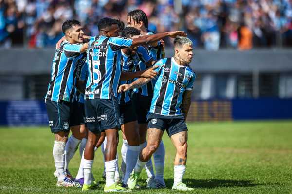 Grêmio vence Vitória com determinação e sinaliza recuperação no Brasileirão.