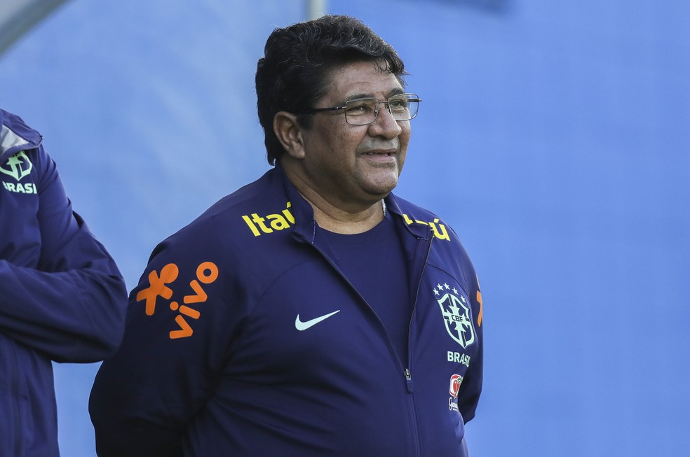 Ednaldo Rodrigues, presidente da CBF, em treino da Seleção — Foto: Joilson Marconne/CBF
