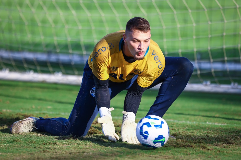 Gabriel Grando em treino do Grêmio — Foto: Lucas Uebel/Grêmio