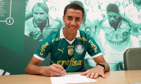 Palmeiras renova contrato com zagueiro inscrito no Paulista: Vitor Reis.