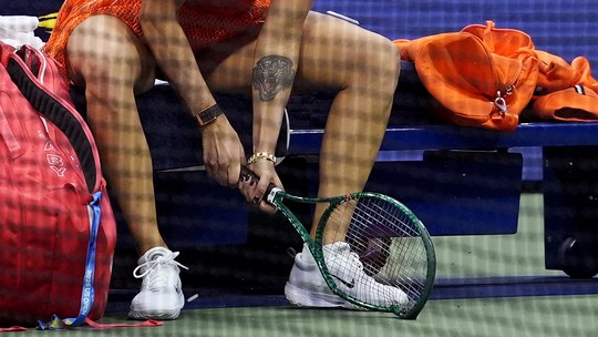 Sabalenka quebra raquetes e xinga cinegrafista na final do US Open