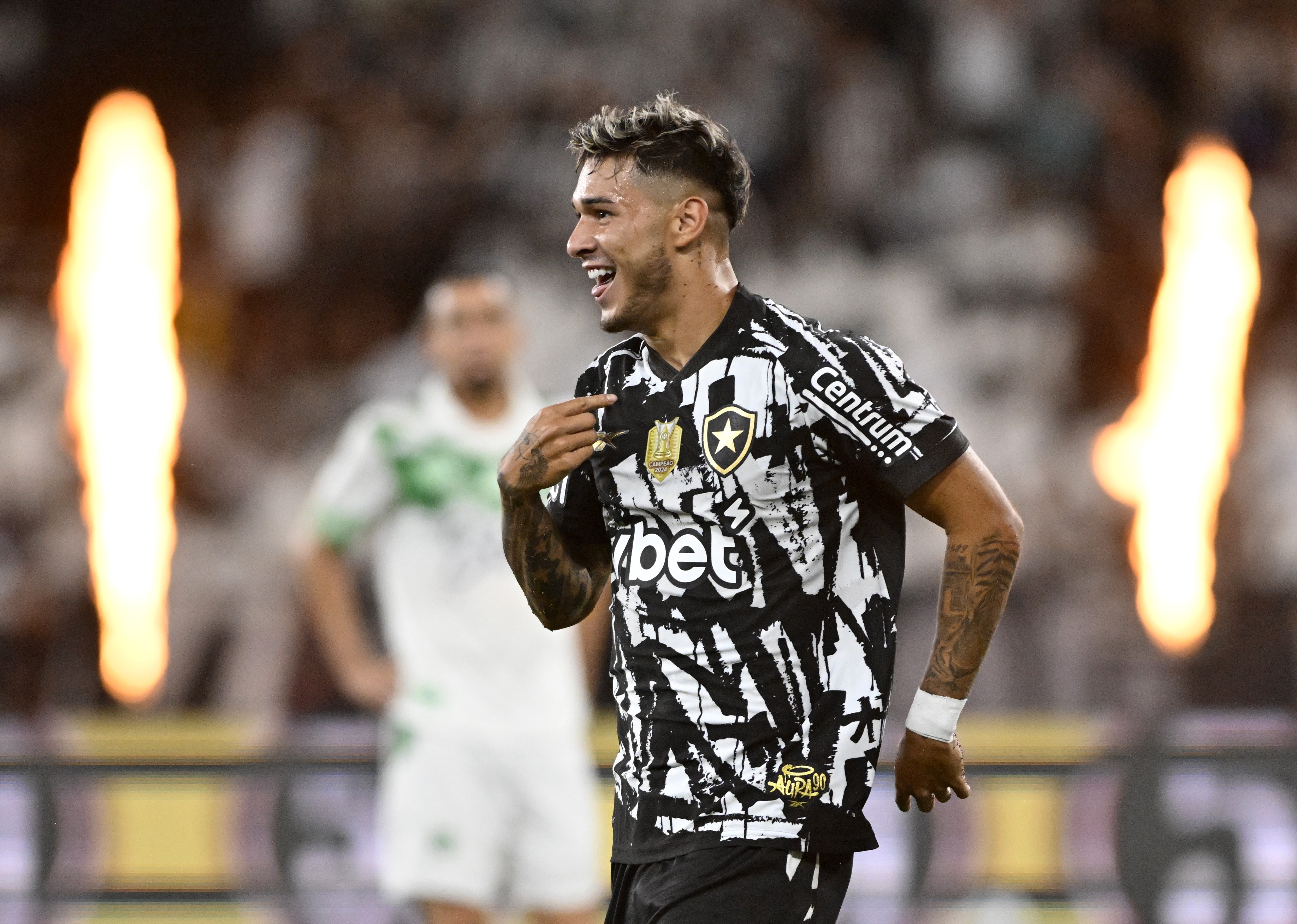 Botafogo renova contrato de Mateo Ponte até 2028