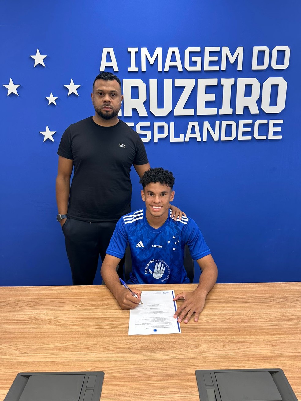 Rhuan Gabriel renova com o Cruzeiro — Foto: Arquivo pessoal