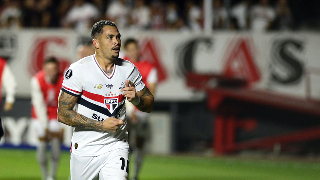 Luciano comemora gol pelo São Paulo contra Talleres na Libertadores