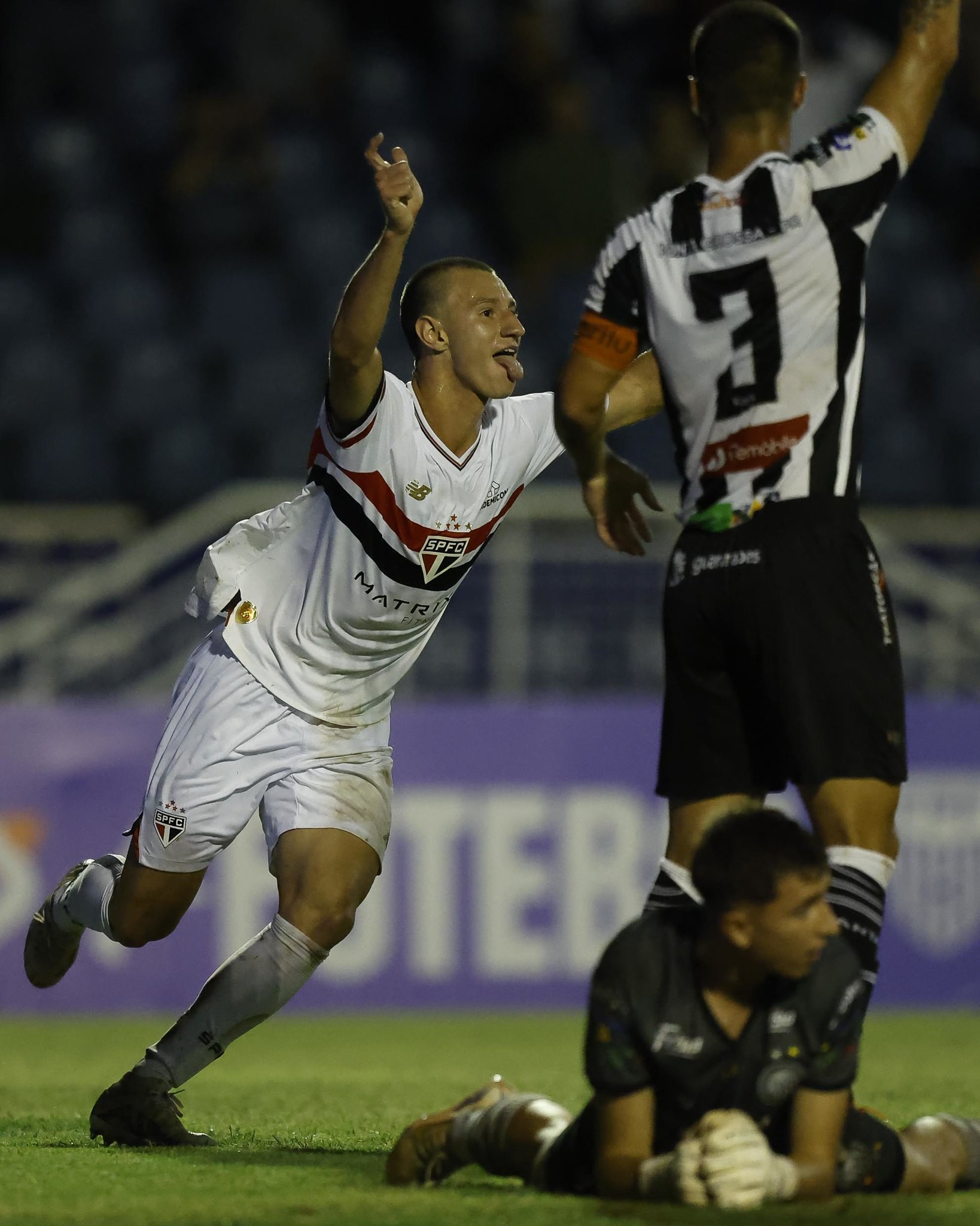 Copinha 2026: Palmeiras e São Paulo avançam nas oitavas de final