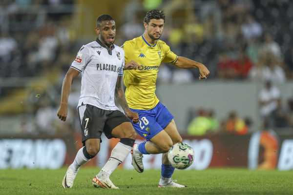 São paulo disputa contratação de André Silva com proposta de parcelamento.