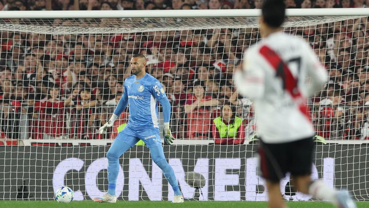 Weverton, do Palmeiras, bate recorde e vira o jogador com mais vitórias na história da Libertadores