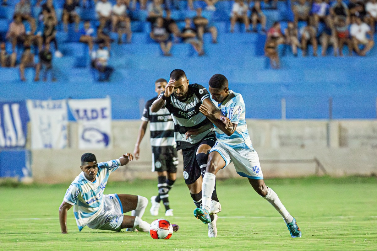 Taubaté Luta Pela Primeira Vitória Na Série A2 Em Partida Contra Portuguesa Santista Taubaté Ge 