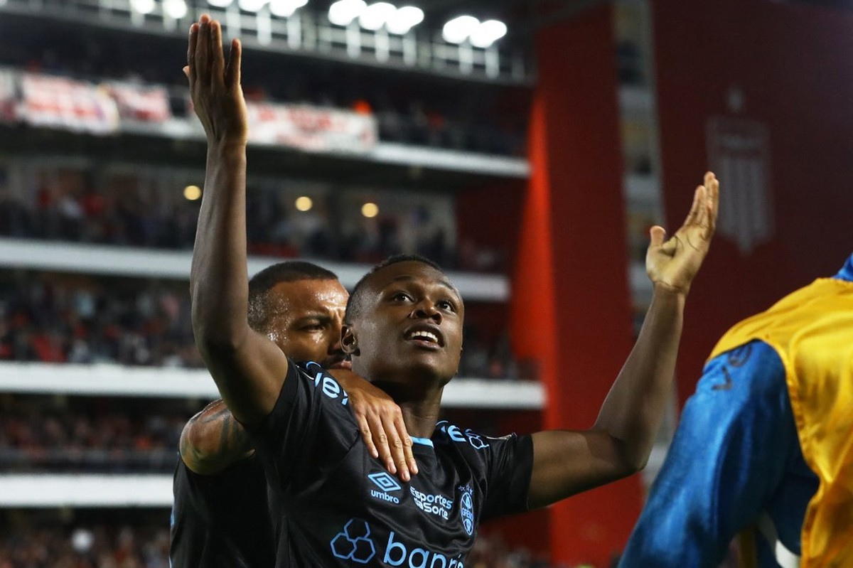 Grêmio mostra Ousadia e Instinto de Sobrevivência em Renascimento em La Plata