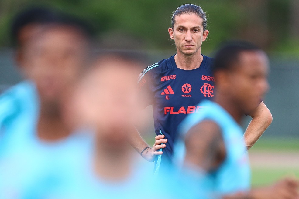 Filipe Luís em treino do Flamengo — Foto: Gilvan de Souza / Flamengo