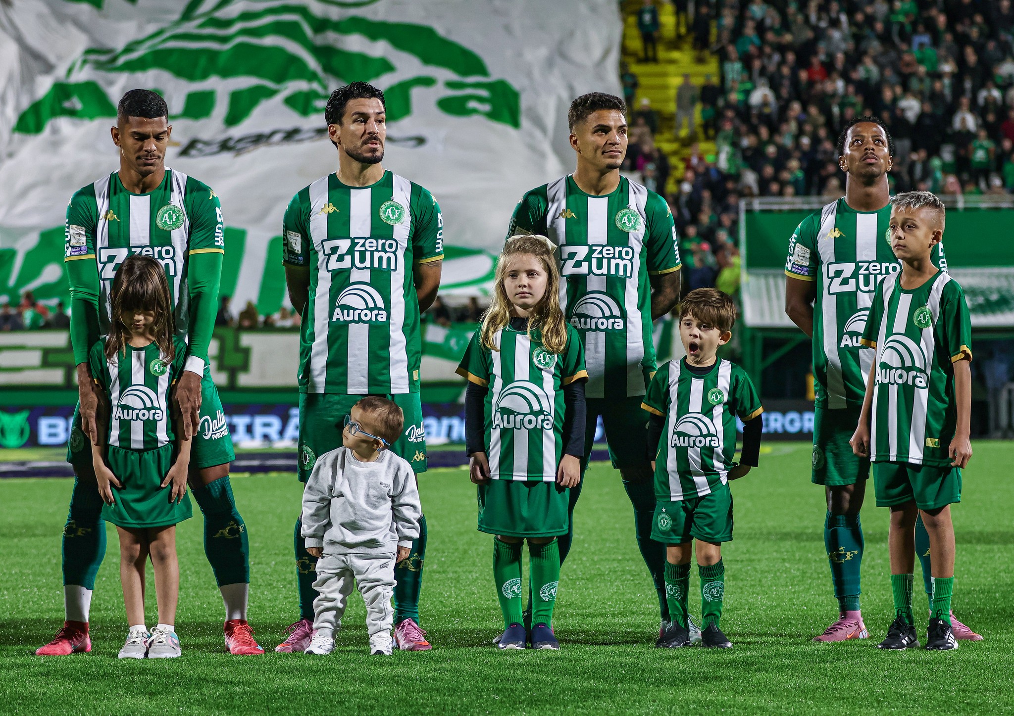 Análise: Chapecoense compete, mas não é o suficiente para sair da lanterna da Série A