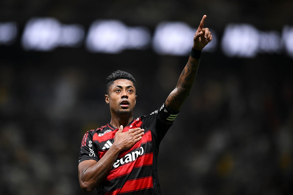 Ao lado de Arrascaeta, Bruno Henrique � o jogador mais vencedor da hist�ria do Flamengo � Foto: Pedro Vilela/Getty Images