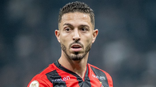 Jean Mota perde espaço no Vitória e tem apenas dez minutos em campo no segundo turno da Série A