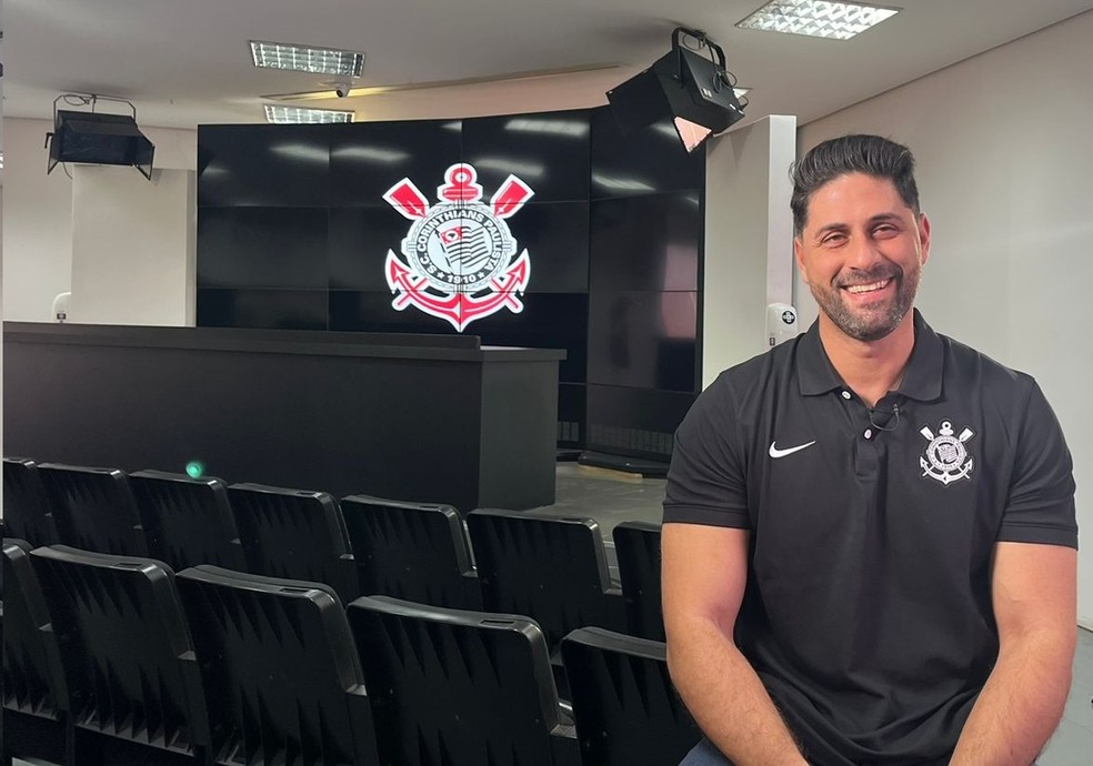 Renan Bloise é gerente de mercado do Corinthians — Foto: Bruno Cassucci