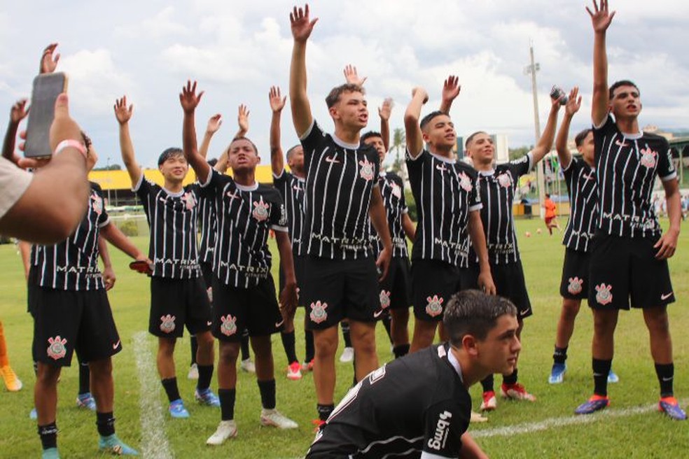 O Corinthians goleou o Paulínia pela Copinha Votorantim — Foto: Renata Amaral