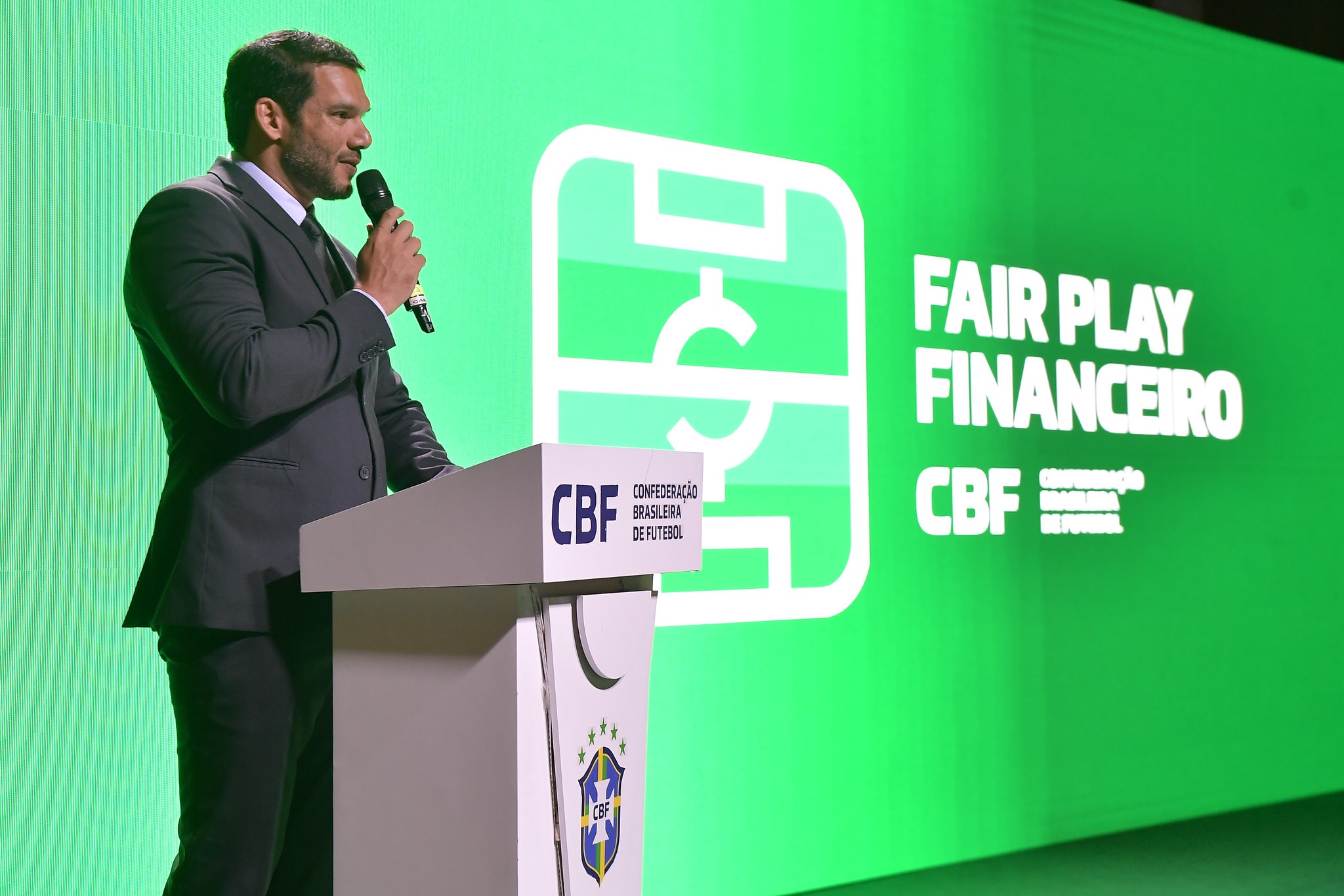 Clubes da Séries A e B se articulam para adiar punições do Fair Play Financeiro