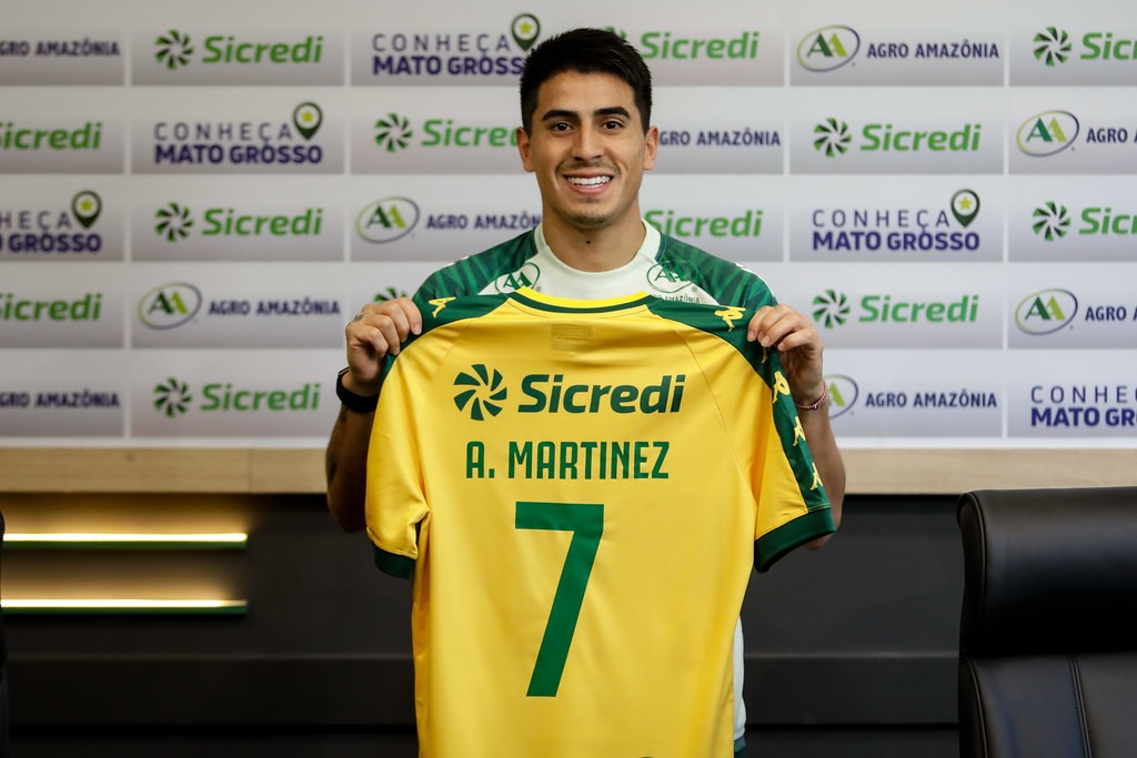 Alejandro Martínez é apresentado no Cuiabá