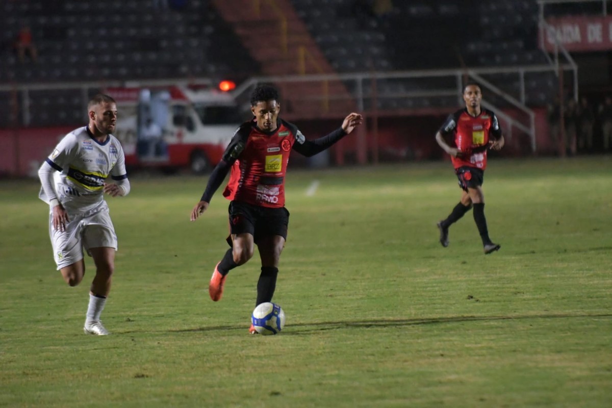 Sem vencer há cinco jogos, Pouso Alegre enfrenta o Água Santa para se ...