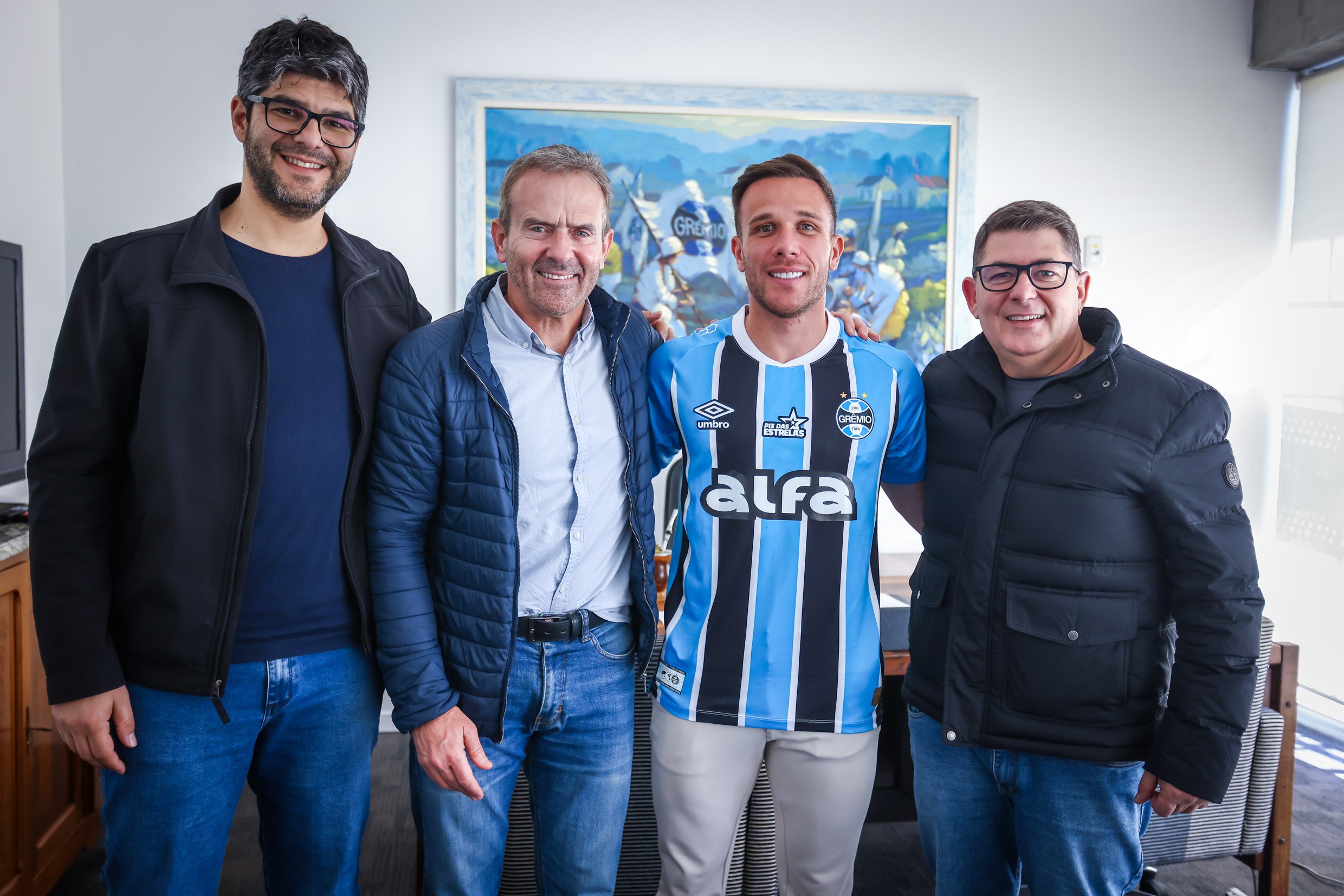 Grêmio oficializa contratação de Arthur após insistência do jogador