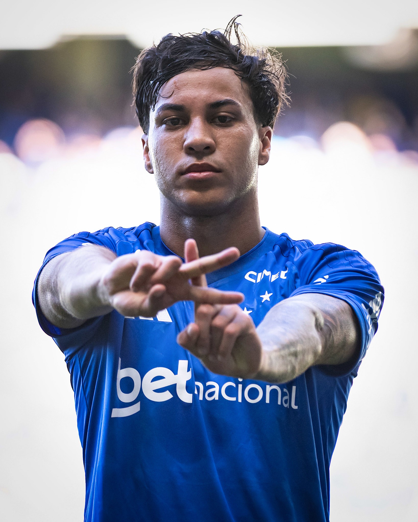Kaio Jorge celebra 100 jogos pelo Cruzeiro e reforça artilharia com desempenho explosivo