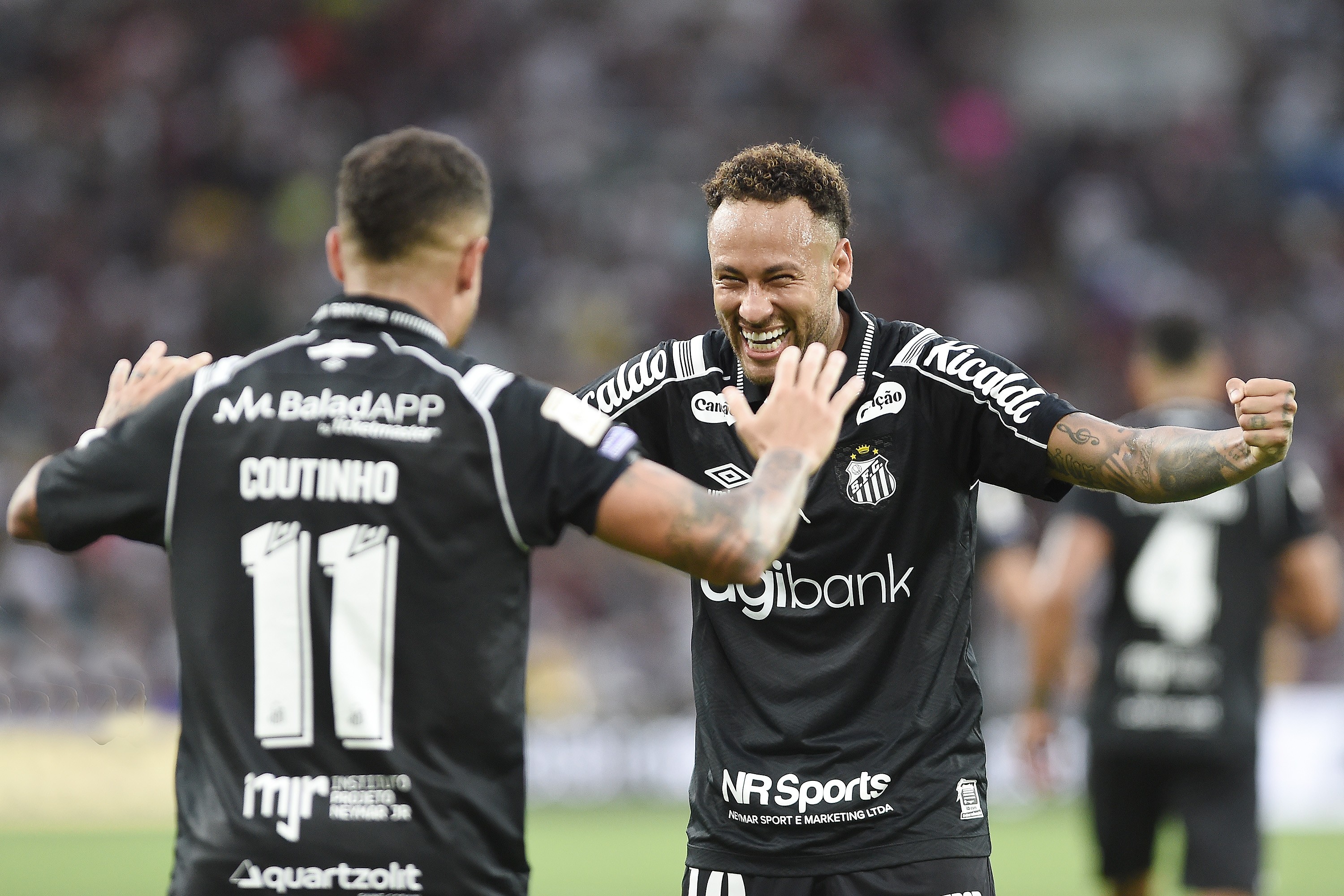 Neymar agradece carinho da torcida do Fluminense e comemora vitória do Santos: "Dominamos"