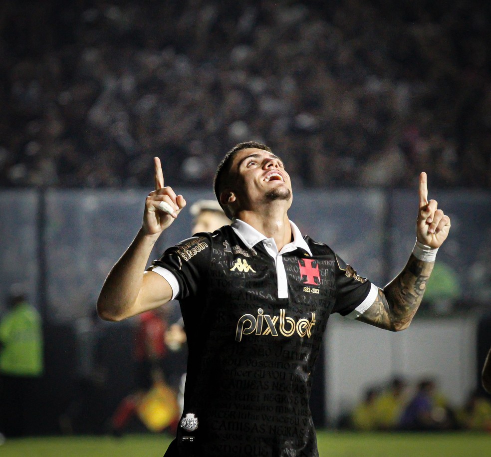Gabriel Pec em ação pelo Vasco — Foto: Matheus Lima / CRVG