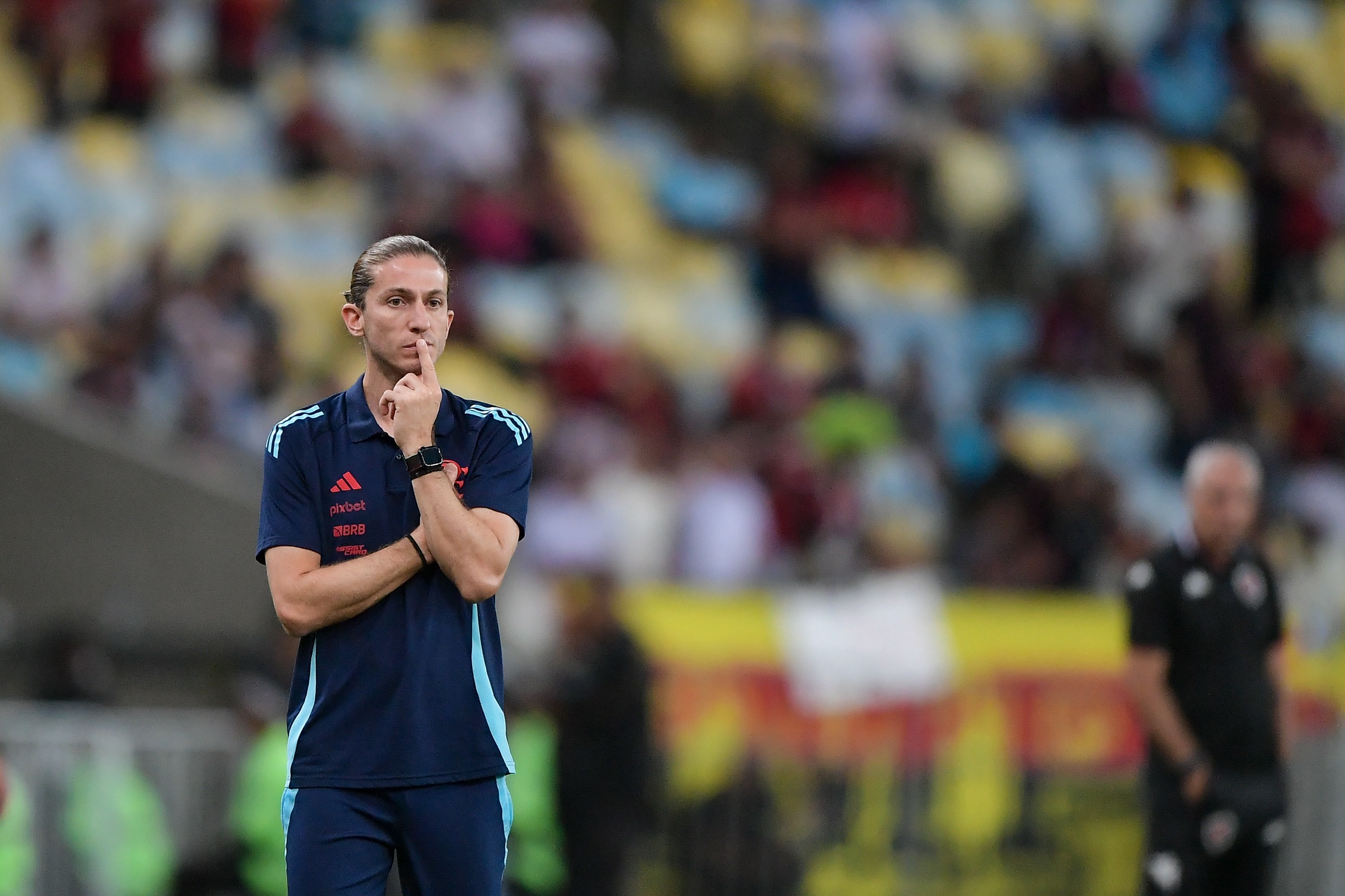Filipe Luís defende ataque do Flamengo e ressalta papel na equipe.