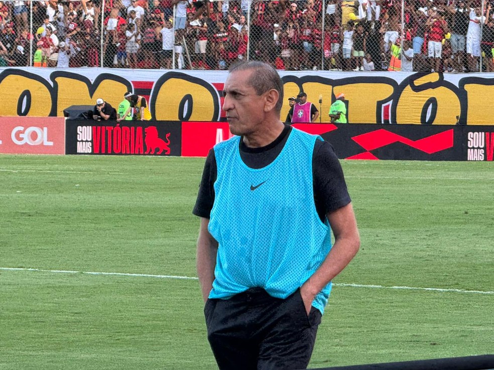Ramón Díaz em Vitória x Corinthians — Foto: Emilio Botta