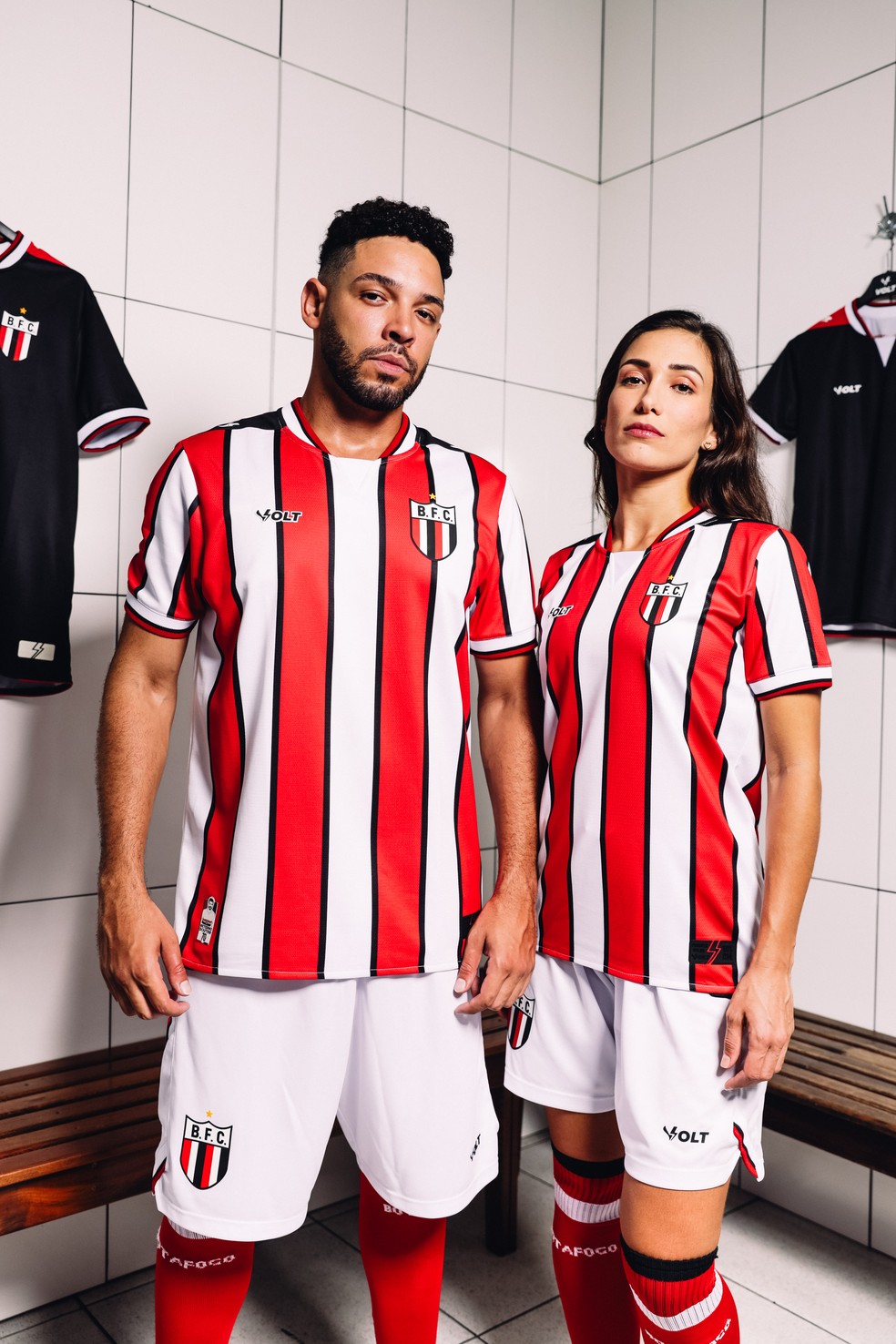 Camisa três do Botafogo-SP em homenagem a Socrátes — Foto: Igor Pola/Volt Sport