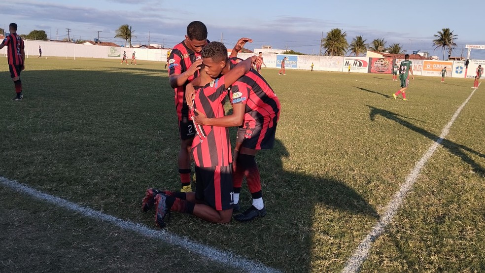 O Confiança-PB goleou a Picuiense jogando na Toca do Papão, em Sapé — Foto: Max Oliveira/Jornal da Paraíba