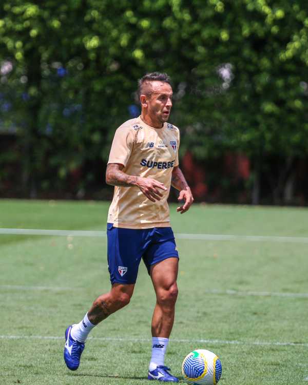 RENOVAÇÃO À VISTA! Rafinha pode estender sua carreira no São Paulo!