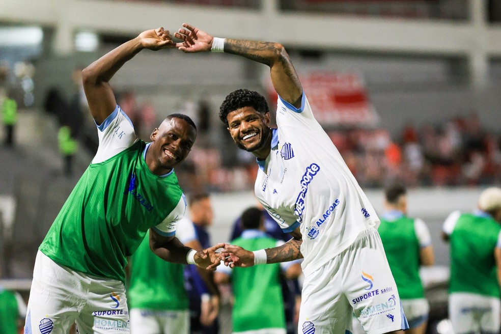 Higo destacou parceria e respeito entre os jogadores do Azulão — Foto: Ailton Cruz