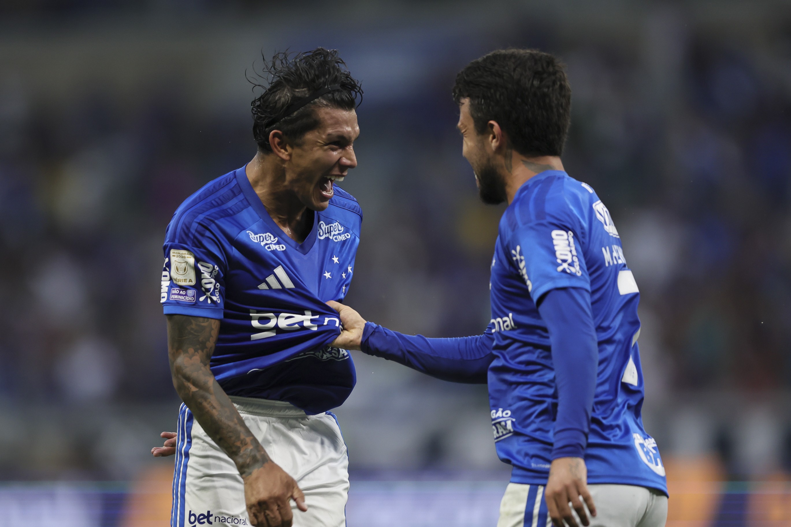 Análise: Cruzeiro responde bem à mudança e dosa pressão em primeiro ato após quedas traumáticas