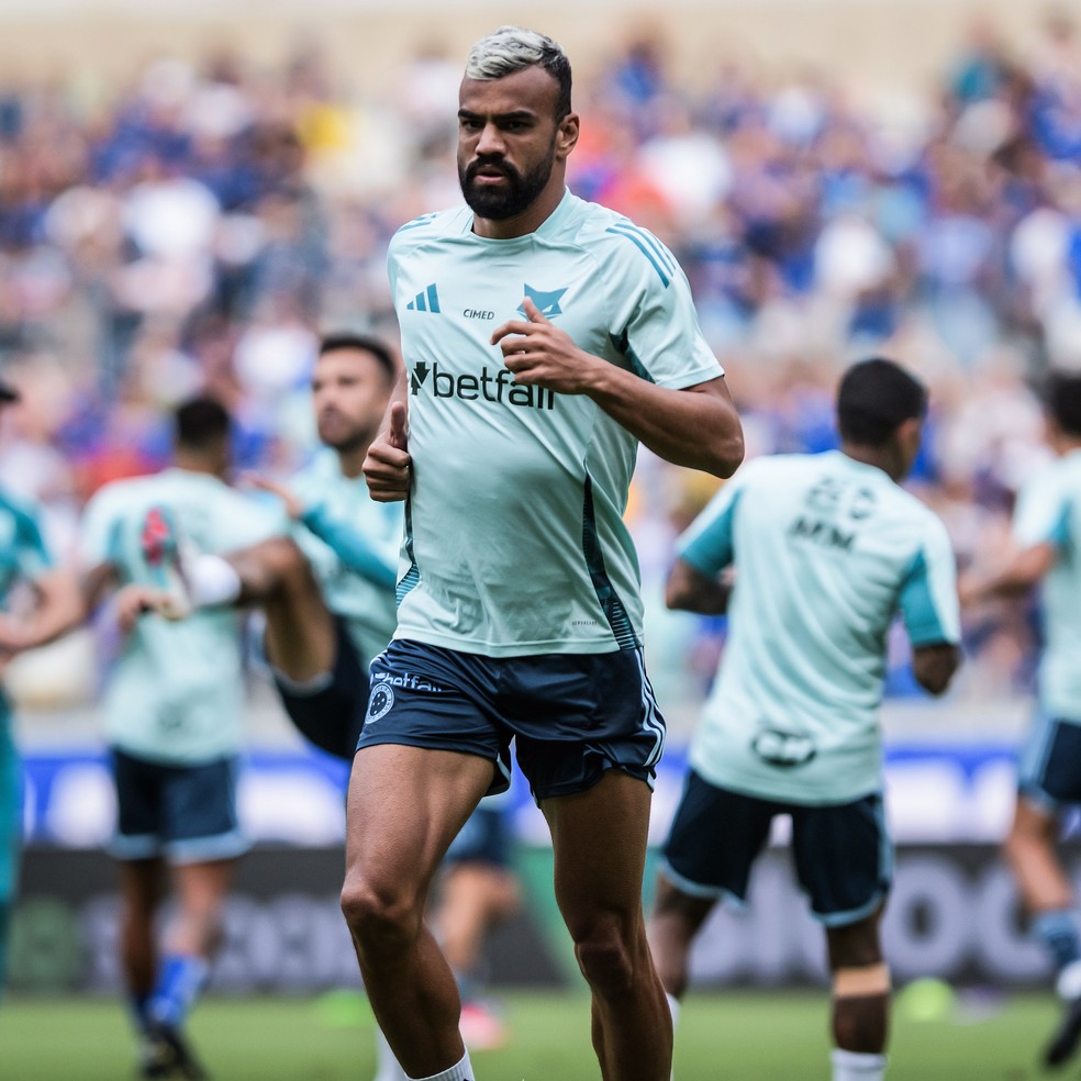 Fabrício Bruno antes de Cruzeiro x Uberlândia — Foto: Gustavo Aleixo/Cruzeiro