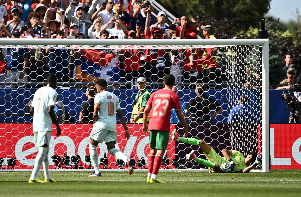 Bono - França x Marrocos - Copa do Mundo - Quartas de Final — Foto: REUTERS/Dylan Martinez TPX IMAGES OF THE DAY