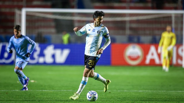 Villasanti em Bolívar x Grêmio