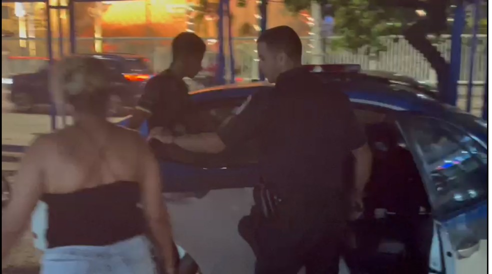 Leandro deixa o Hospital Lourenço Jorge — Foto: Reprodução