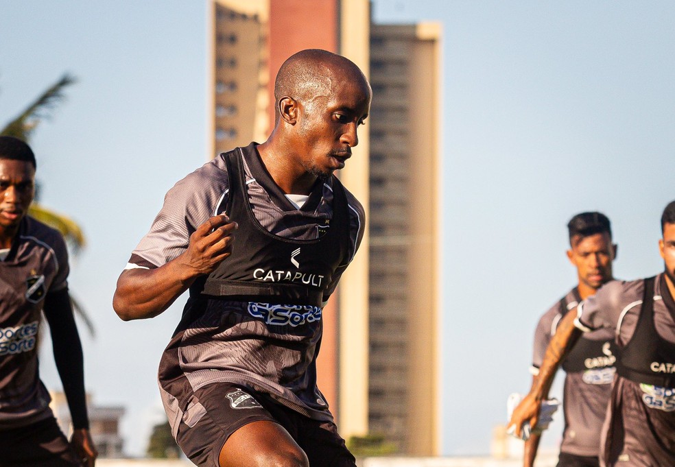 Joãozinho deixa o ABC — Foto: Rennê Carvalho/ABC