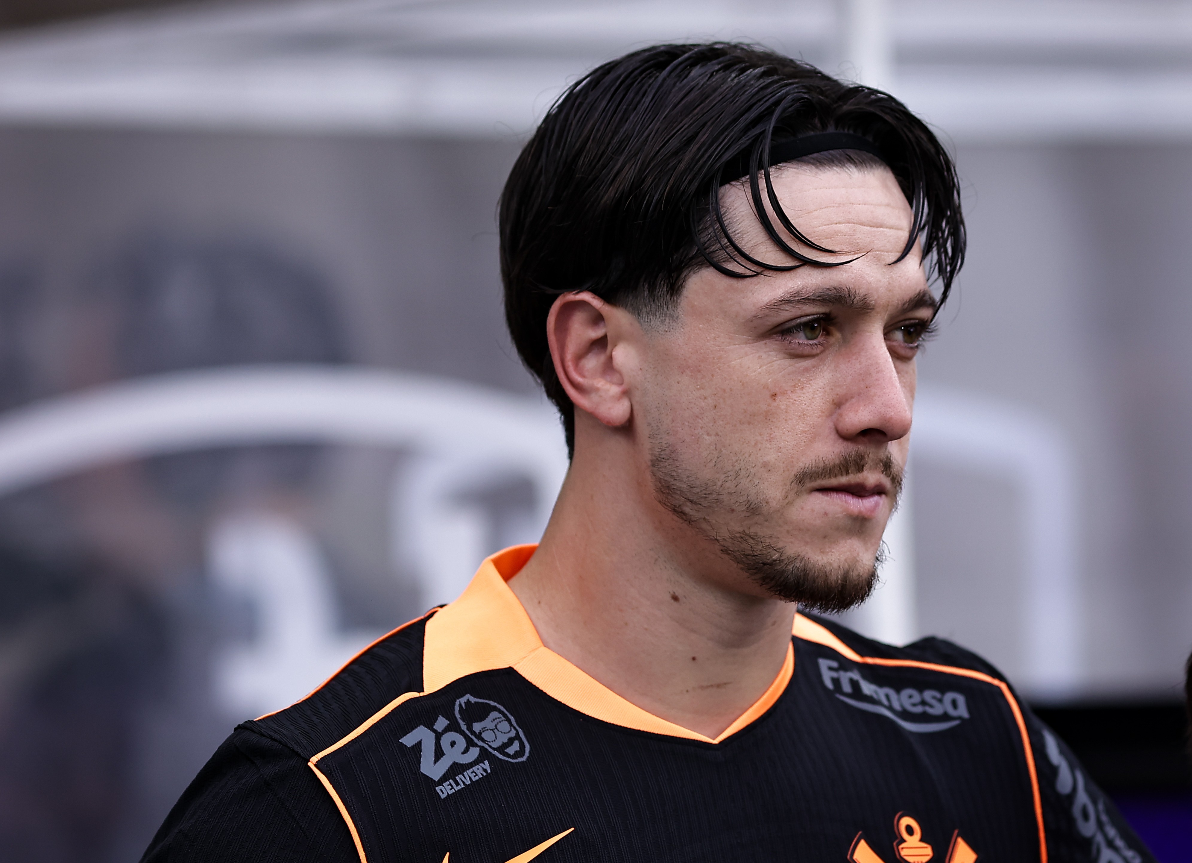 Garro suspenso: Corinthians sente desfalque crucial contra o São Paulo após terceiro amarelo