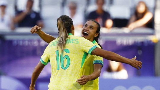 Marta vibra com assistência na estreia: "Eu me senti fazendo o gol também"