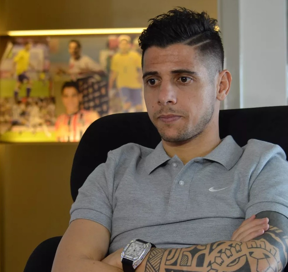 NOVO TÉCNICO? Ídolo indica contratação de ídolo de rival; Veja 