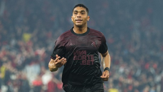 Athletico-PR volta a vencer, ganha fôlego e aumenta possibilidade de acesso para 19% - Foto: (Robson Mafra/AGIF)