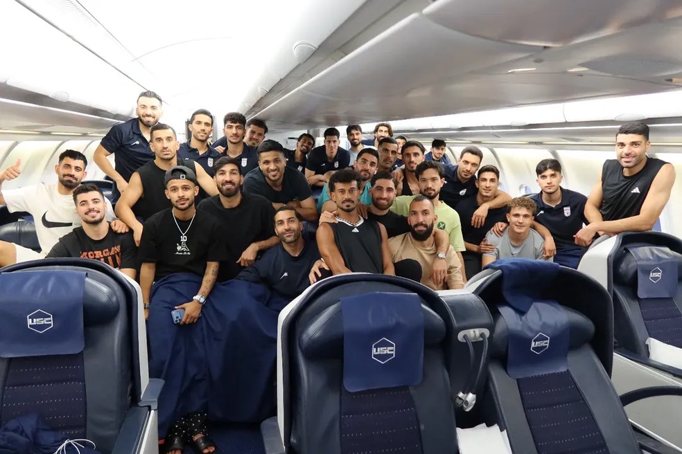 Delegação do Irã indo para a Copa do Mundo