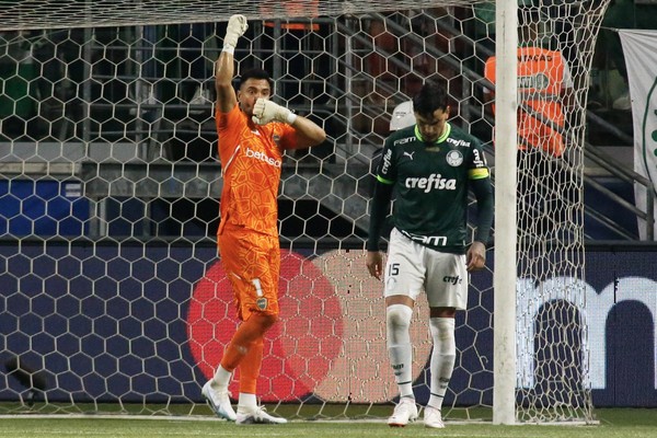 Fluminense x Boca Juniors: Romero 'engole' Fábio nos pênaltis
