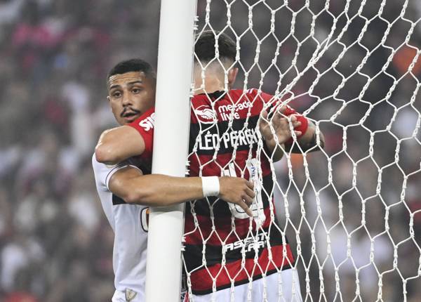 Torcedores de Flamengo e Fluminense brigam nas imediações do Maracanã; sete são detidos