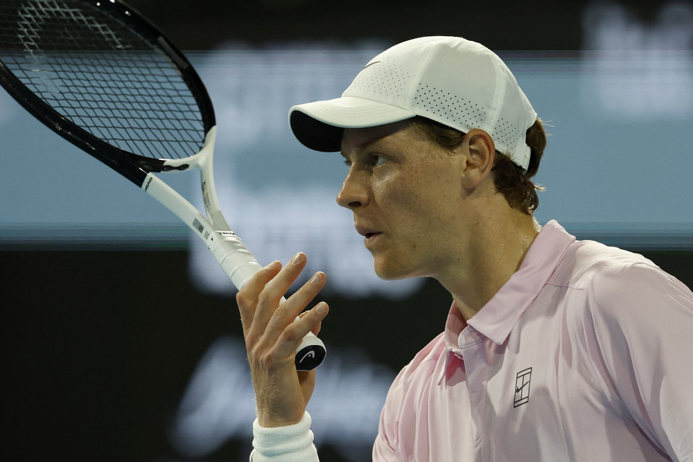 Sinner quebra recorde de Djokovic e avança às oitavas do Miami Open